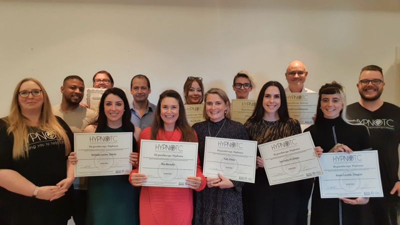 hypnotherapy diploma students with hypnotherapy diploma certificates